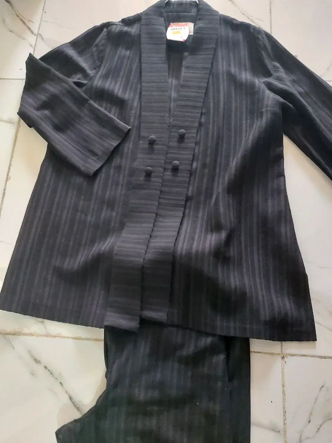 تعدادی مانتووشومیزدرحدنوونو|لباس|شهرکرد, |دیوار