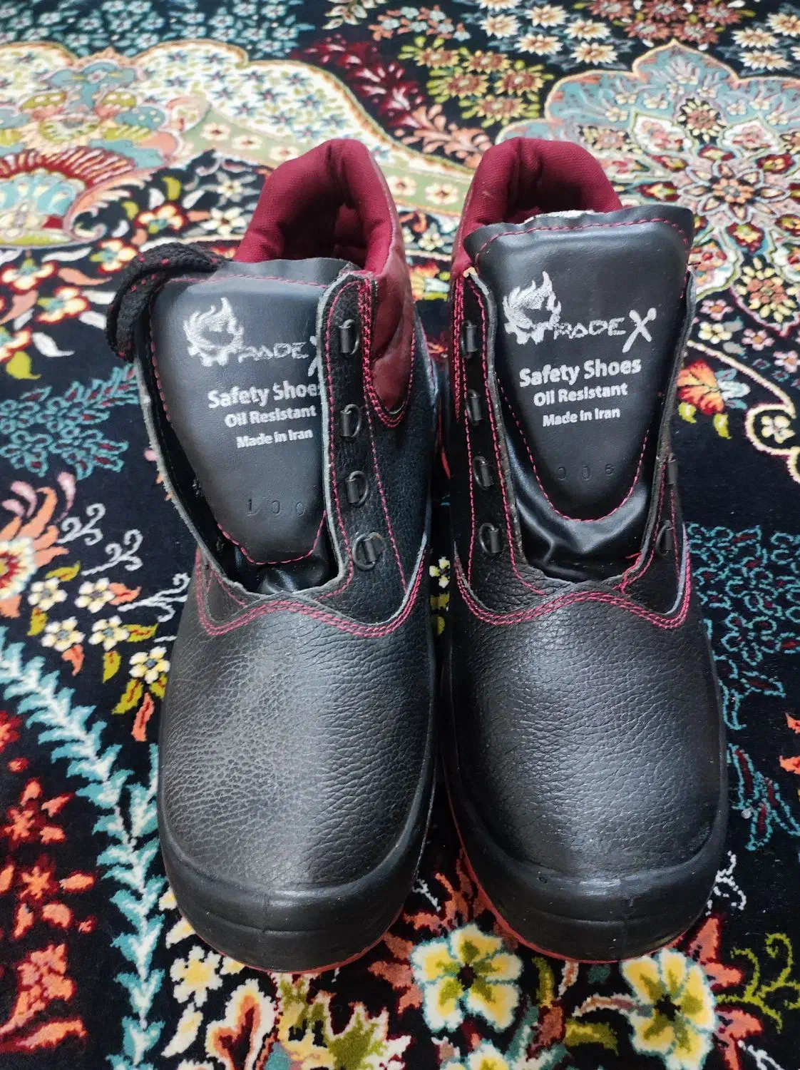 کفش ایمنی|کیف، کفش، کمربند|کبودرآهنگ, |دیوار