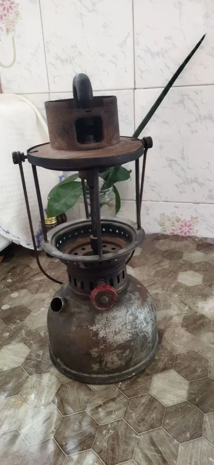 چراغ|کلکسیون اشیاء عتیقه|تبریز, |دیوار