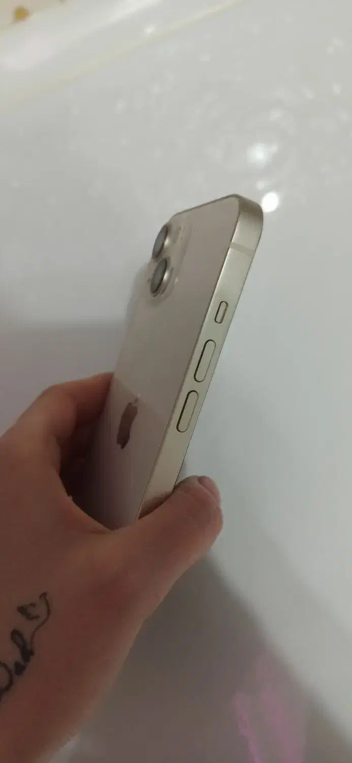 آیفون 13 سفید پک اصلی نو تمیز بدون هیچ خط و خش|موبایل|نجفآباد, فاز ۲ شهرک آزادگان|دیوار