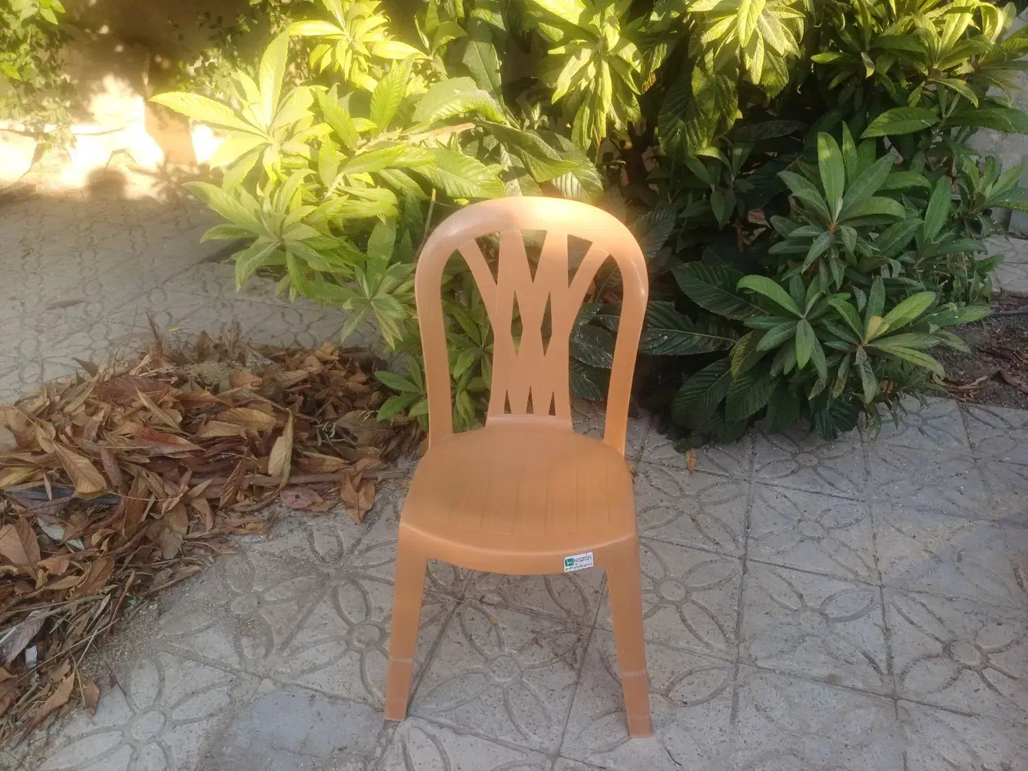 صندلی پلاستیکی نظری در حد نو|صندلی و نیمکت|کازرون, |دیوار