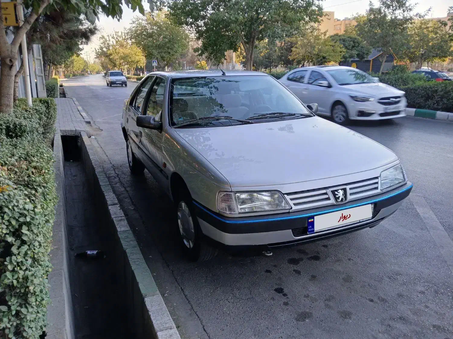 مدل ۸۵ بدون رنگ وآفتاب خوردگی|خودرو سواری و وانت|مشهد, مقدم|دیوار