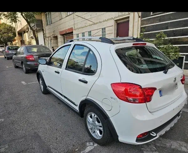 کوییک Rکارمندی|خودرو سواری و وانت|بروجرد, |دیوار