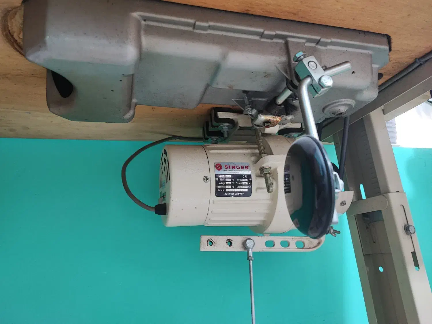 چرخ خیاطی صنعتی singer|چرخ خیاطی و ریسندگی|فومن, |دیوار