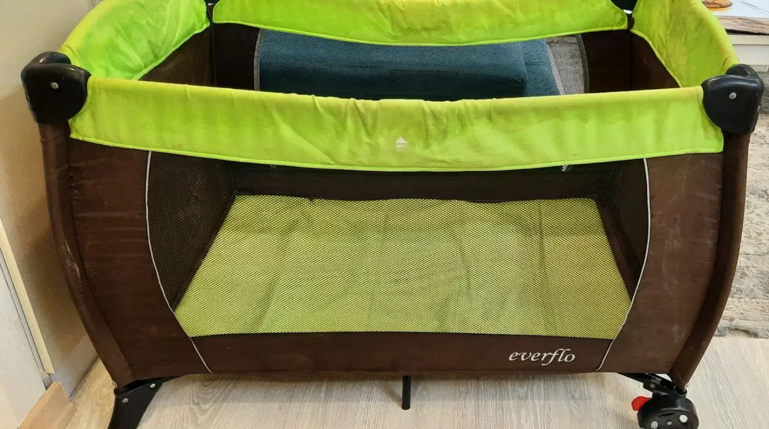 تخت پارک|تخت و صندلی بچه|رشت, منظریه|دیوار