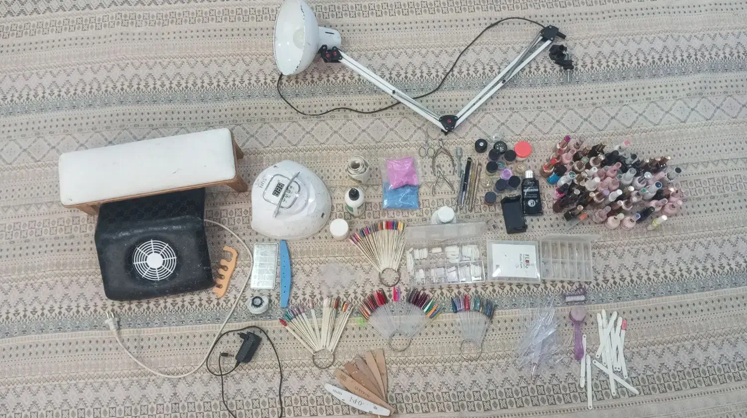 وسایل کاشت ناخون|آرایشگاه و سالن‌های زیبایی|مریوان, |دیوار