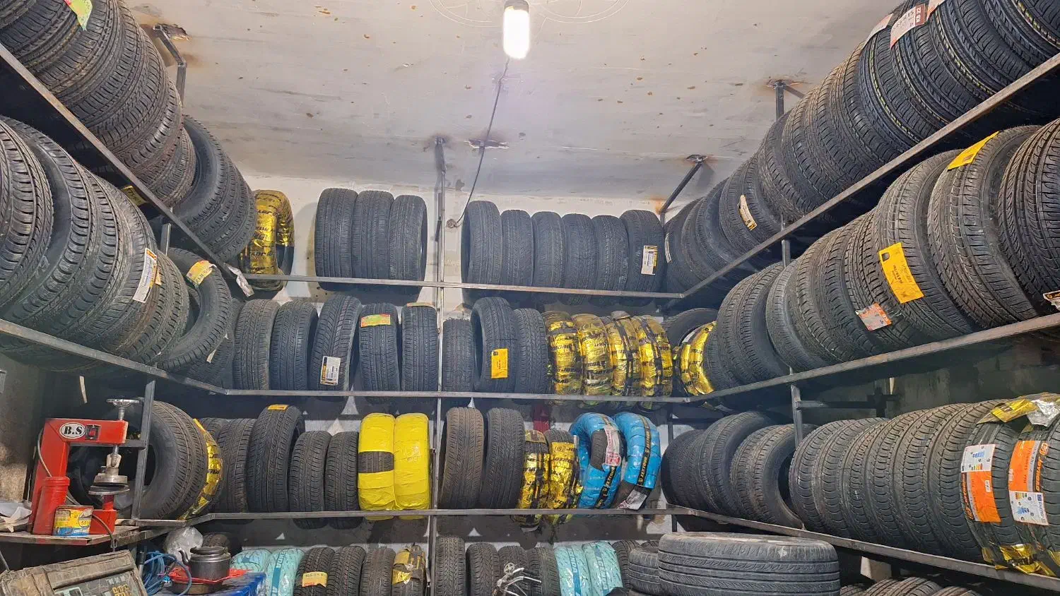 فروشگاه رینگ و لاستیک و باطری(خدمات آپاراتی)|قطعات یدکی و لوازم جانبی|زابل, |دیوار