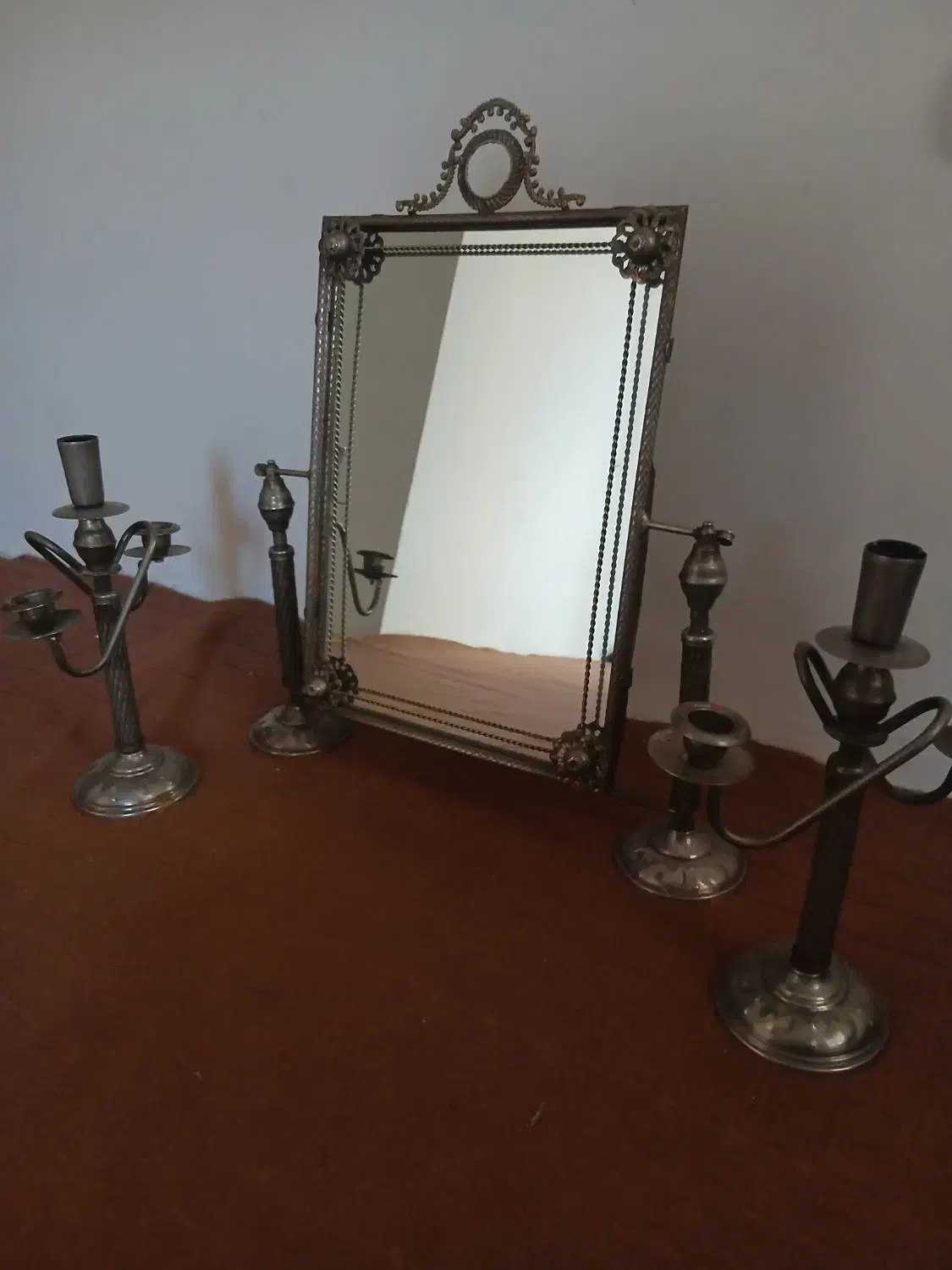 آیینه و شمعدان  قدیمی فلزی|آینه|گلبهار, شهر جدید گلبهار|دیوار