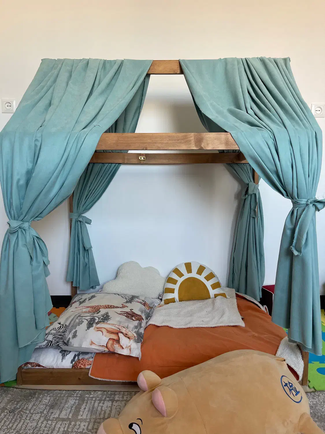 تخت کودک|تخت و صندلی بچه|ساری, |دیوار