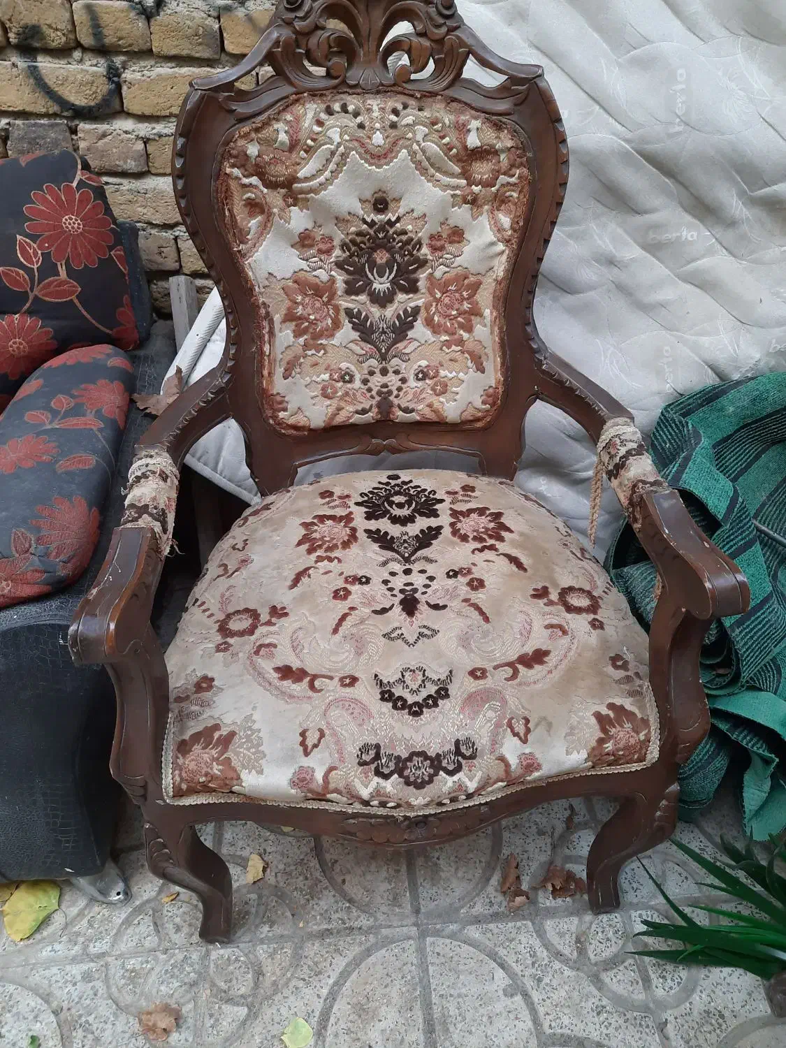 همشون ۲۰۰ هزار تومان|مبلمان خانگی و میز عسلی|ارومیه, |دیوار