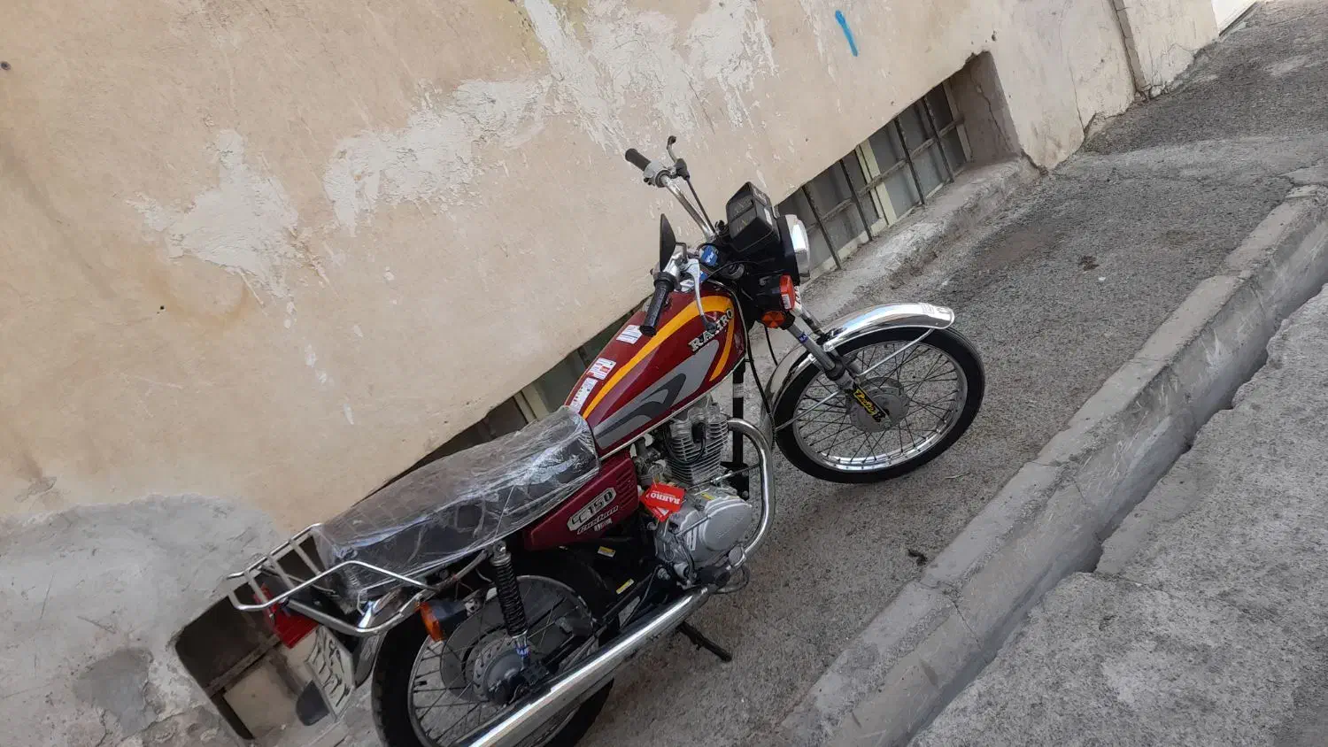 هوندا مدارک تکمیل سند ب نام ۱ سال بیمه|موتورسیکلت|شهریار, شهرک بهاران (ویره)|دیوار