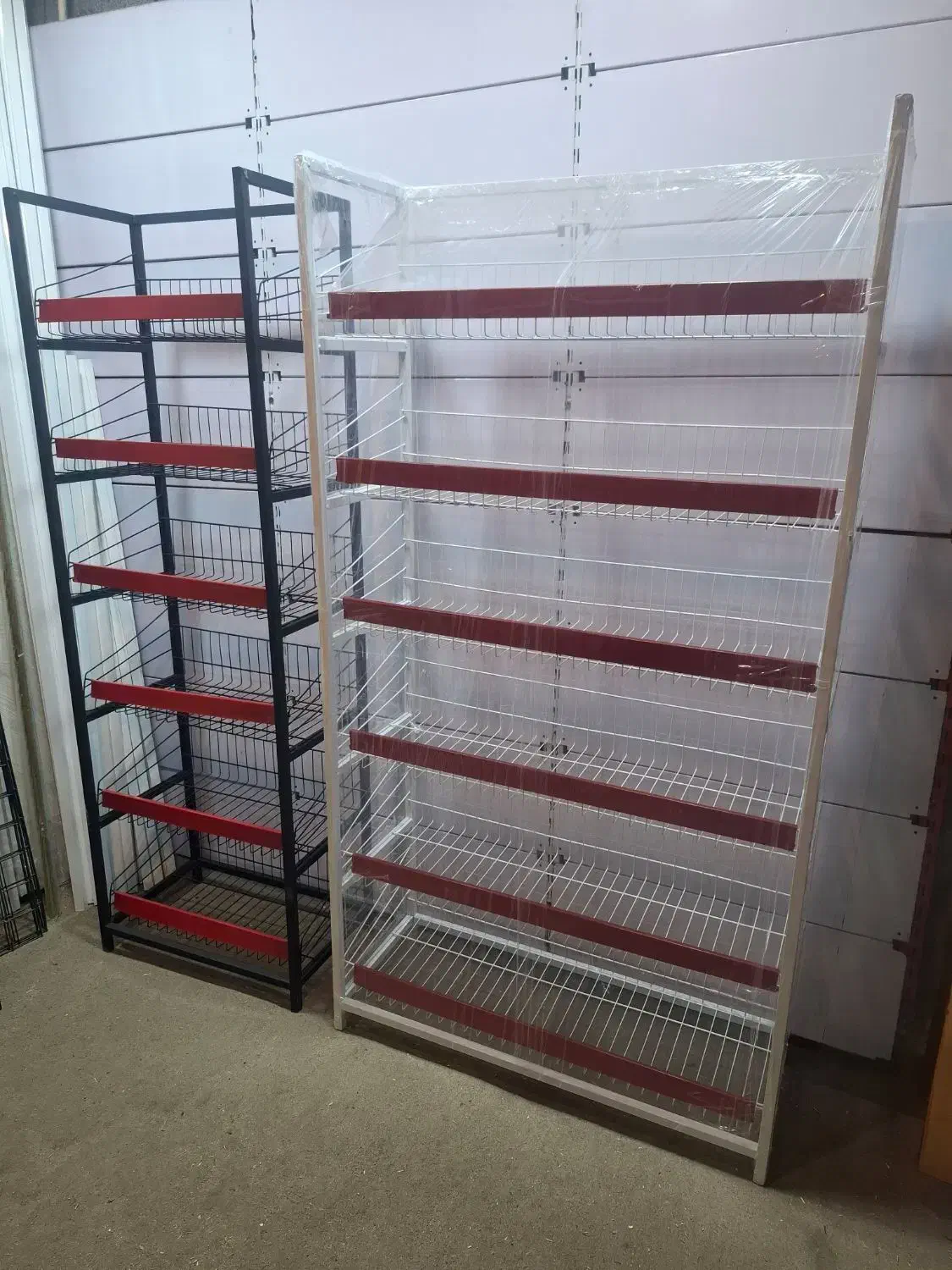 استند چیپس و پفک ، ویترین پیشخوان، پالت پیچ و مهره|فروشگاه و مغازه|رشت, نظری|دیوار