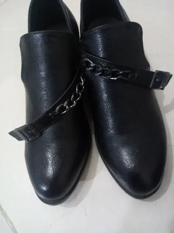 کفش|کیف، کفش، کمربند|رشت, ساغری سازان|دیوار