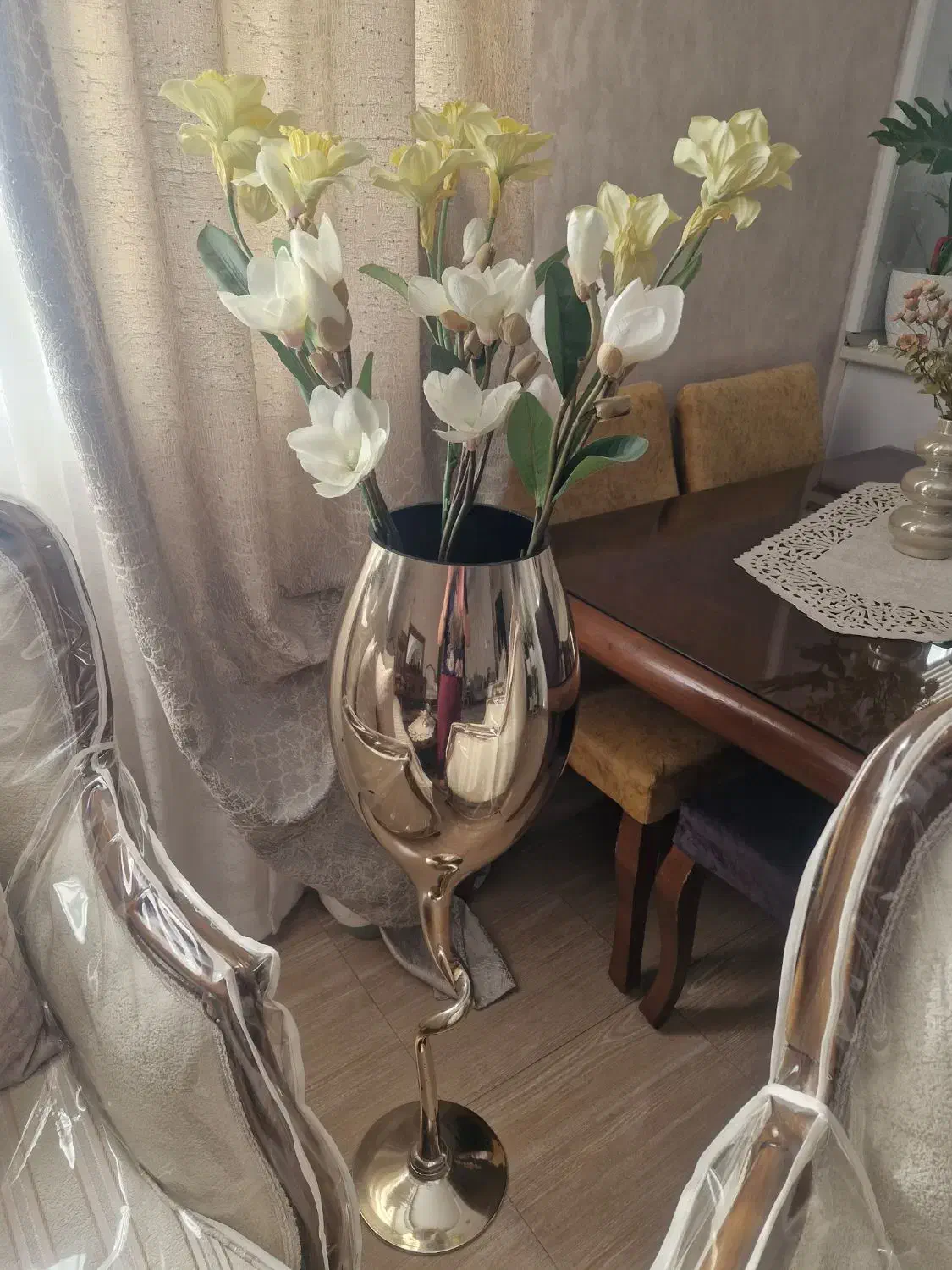 گلدان پایه بلند با گل|گل مصنوعی|تهران, تهرانسر شرقی|دیوار