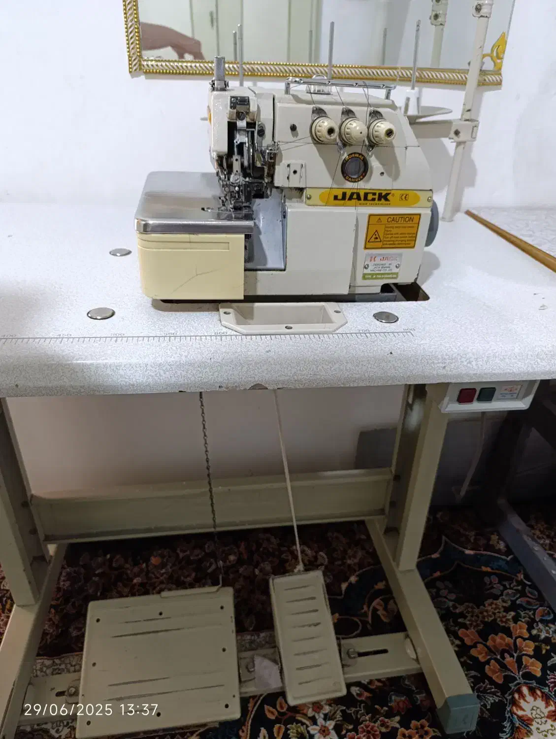 چرخ خیاطی|چرخ خیاطی و ریسندگی|بروجرد, |دیوار