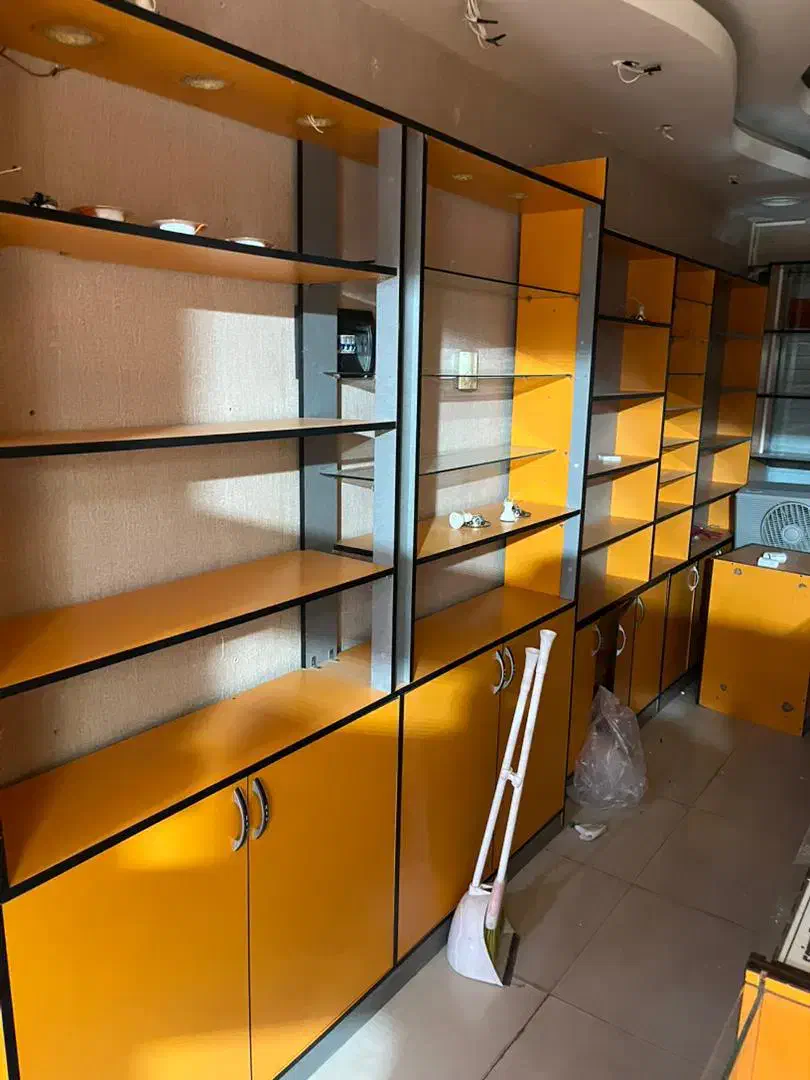 فروش ویترین فروشگاهی|فروشگاه و مغازه|لنجان, |دیوار