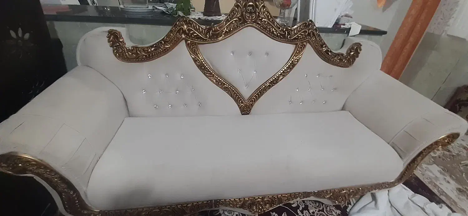 مبل ۷نفر تمیز فقط یکی تاج بالاش شکسته|مبلمان خانگی و میز عسلی|باخزر, |دیوار