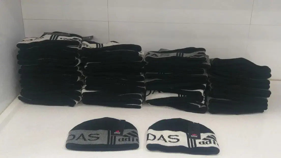 کلاه ضخیم آدیداس کیفیت عالی قیمت ارزان(55عددموجود)|لباس|جوانرود, |دیوار