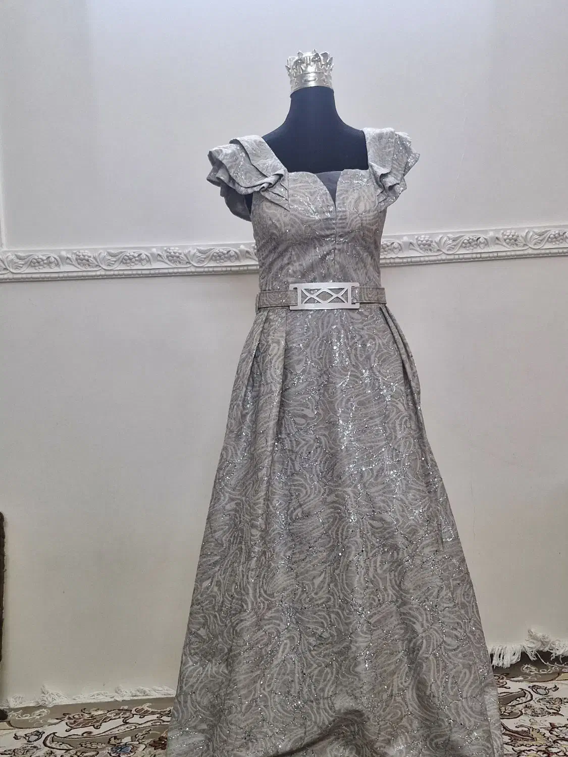 لباس مجلسی بلند در حد نو|لباس|بابل, |دیوار