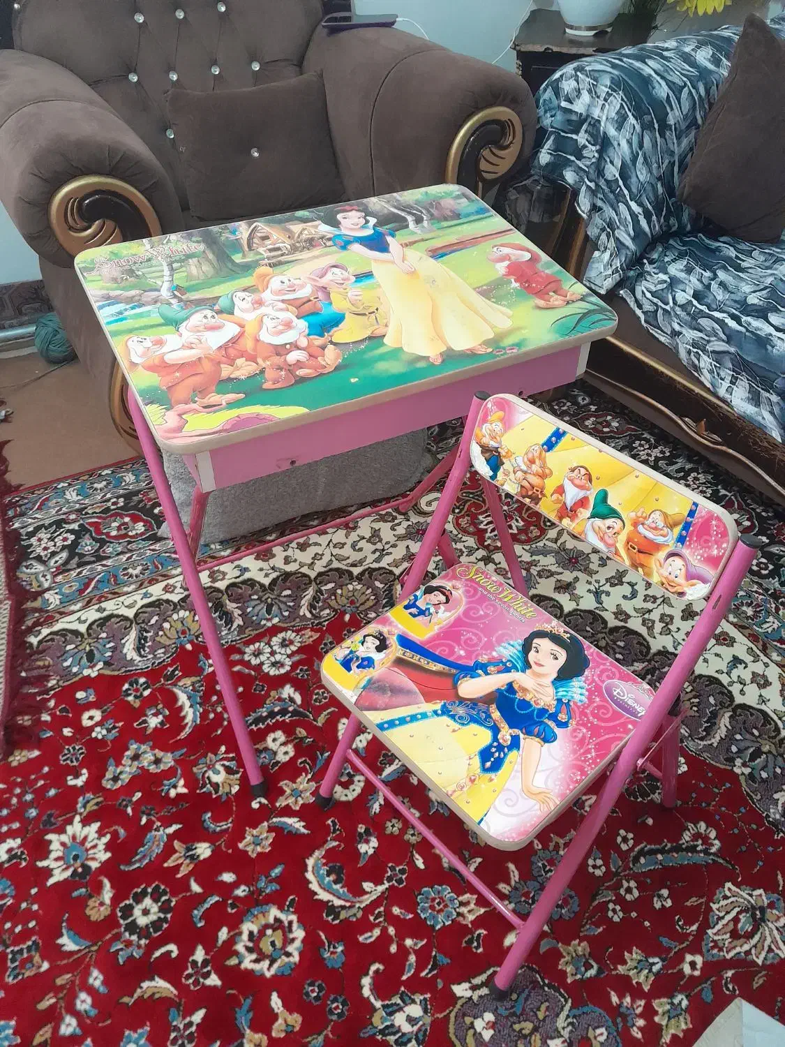 صندلی و میز تحریر|تخت و صندلی بچه|میاندوآب, |دیوار