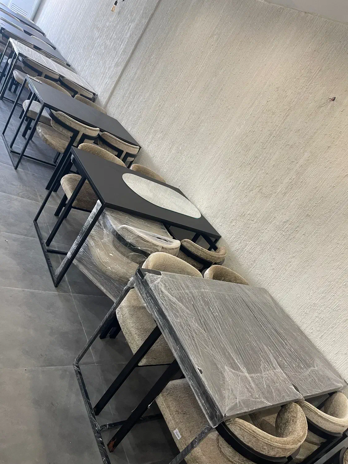 میز و صندلی نو و استفاده نشده کافه رستوران|کافیشاپ و رستوران|لاهیجان, کوی آزادگان|دیوار