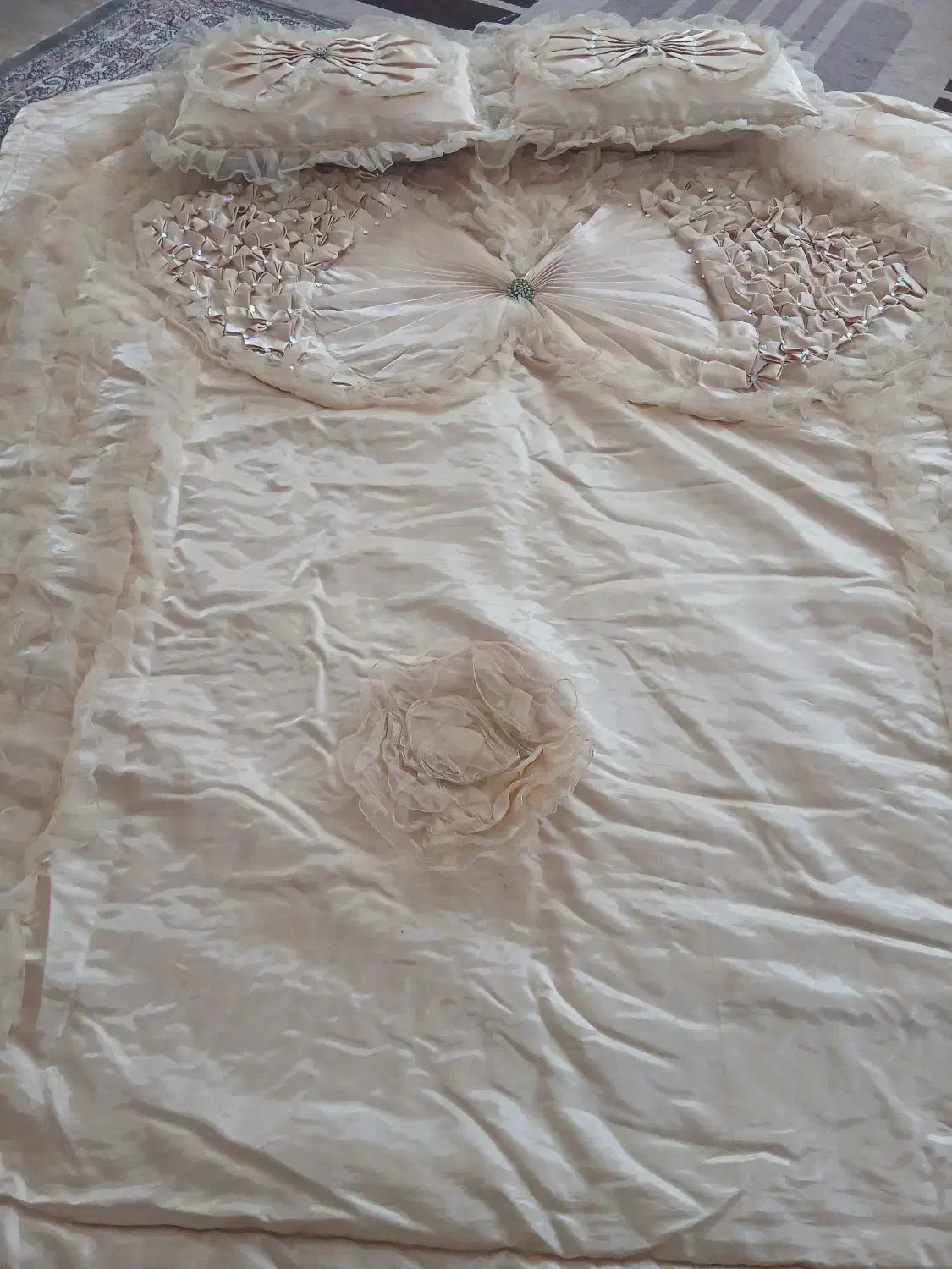 رو تختی با دو تا بالش|سرویس روتختی|ملکان, |دیوار