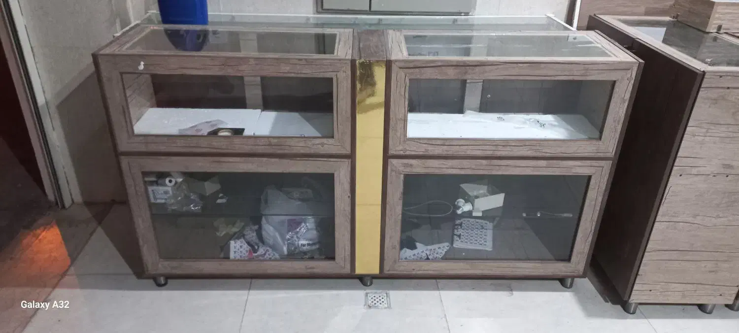 ویترین وپیش خوان مغازه.mdfوفلزی|فروشگاه و مغازه|مبارکه, |دیوار