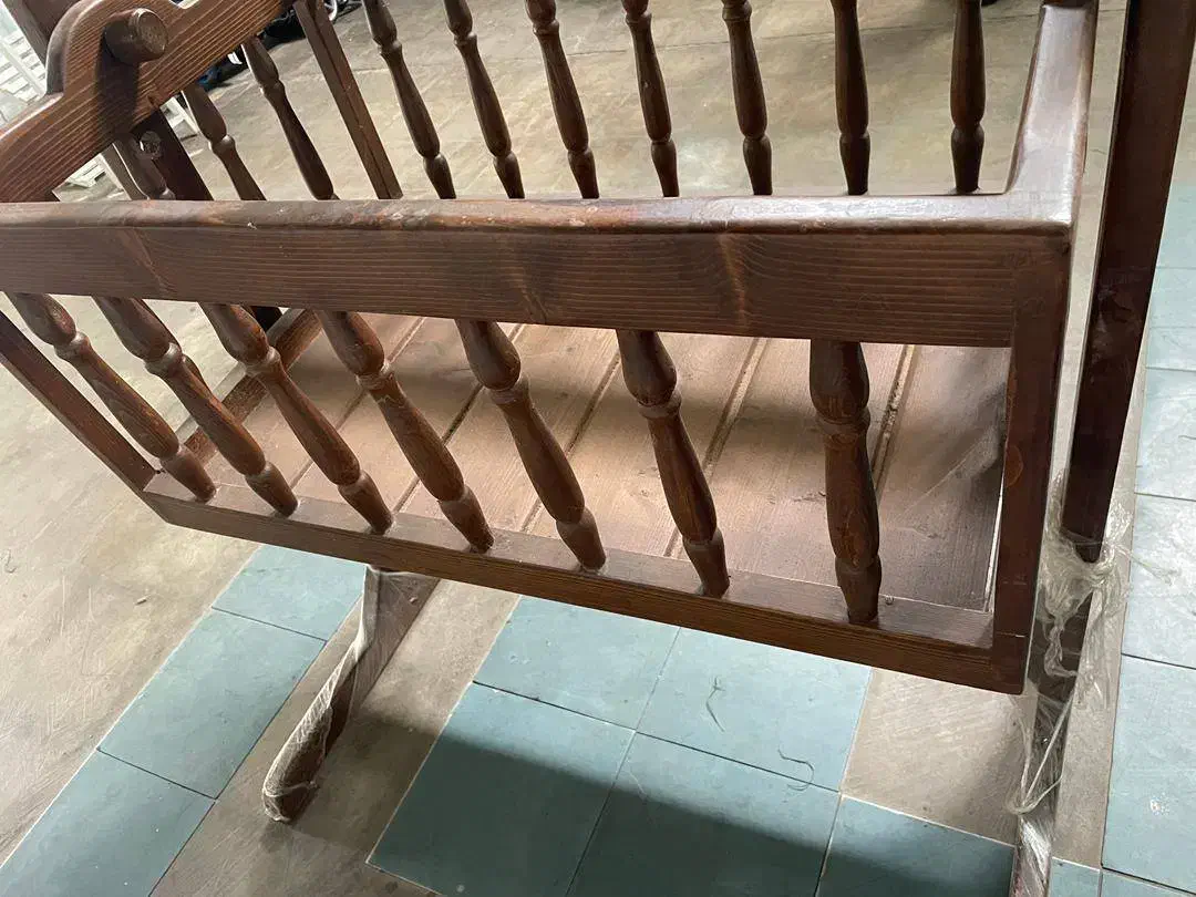 گهواره چوبی|تخت و صندلی بچه|لاهیجان, امیرشهید|دیوار