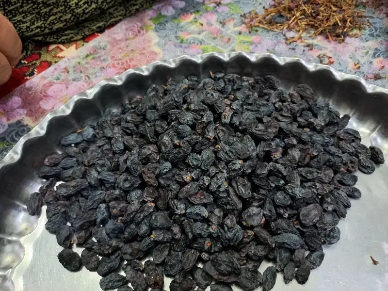 مویز مشکی شیراز|خوردنی و آشامیدنی|قم, زنبیل آباد|دیوار