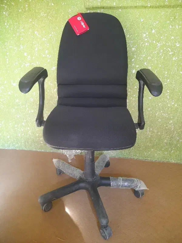 صندلی چرخ دار و دارای جک برند نیلپر|صندلی و نیمکت|شهرکرد, |دیوار