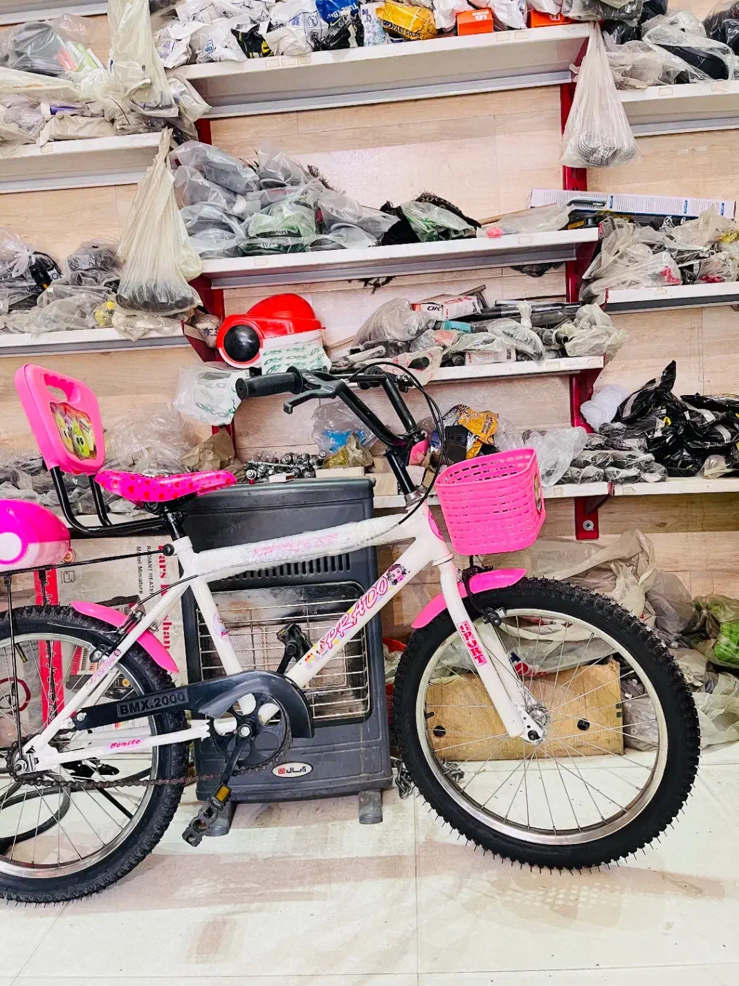 دوچرخه۲۰دخترانه زیبا پشتی صندوقدار خوشگل ناز|دوچرخه، اسکیت، اسکوتر|مشهد, شهید آوینی|دیوار