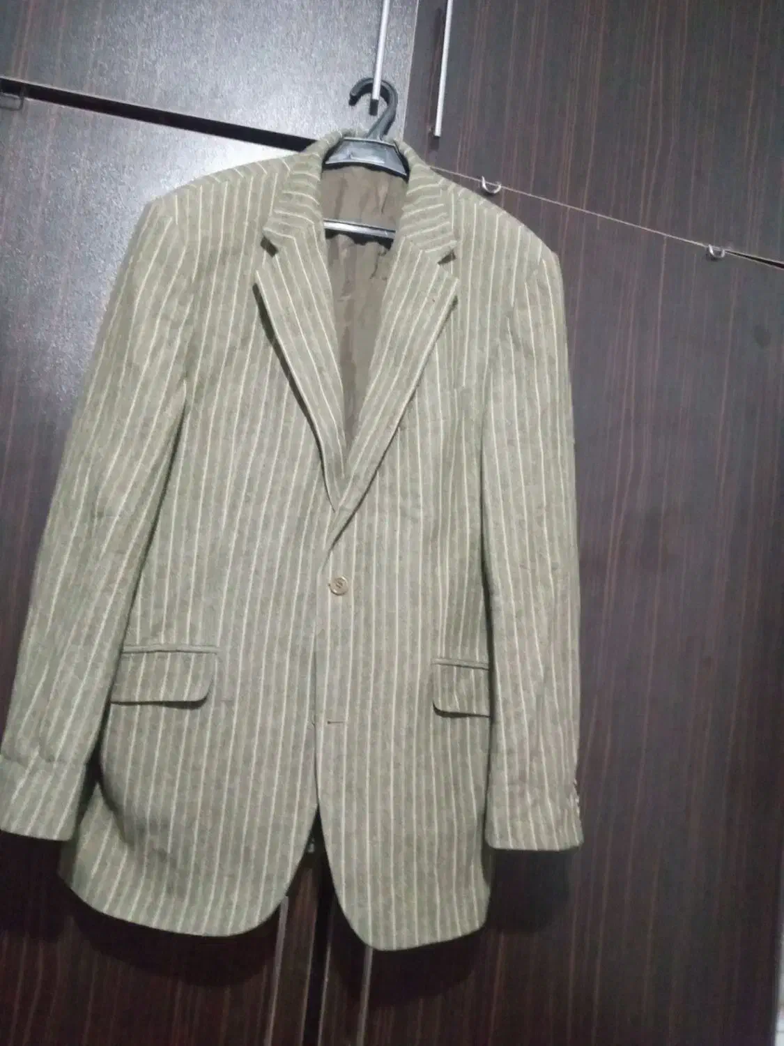 کت تک|لباس|گلبهار, شهر جدید گلبهار|دیوار