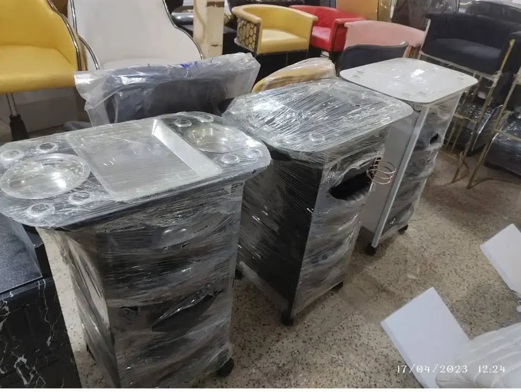 تخت تتو لیزر فشیال مژه صندلی اصلاح سرشور ترولی|آرایشگاه و سالنهای زیبایی|شیراز, شهرک رضوان|دیوار