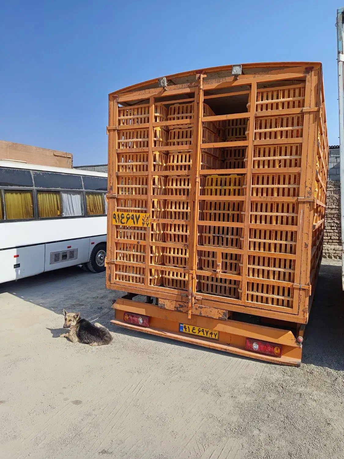 اتاق مرغی|خودرو سنگین|شهریار, فرارت|دیوار