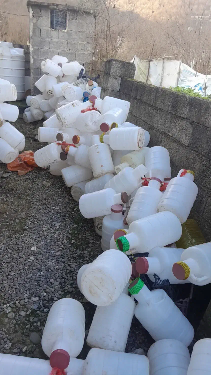 دبه خیارشور|ظروف نگهدارنده، پلاستیکی، یک‌بارمصرف|ماسال, |دیوار