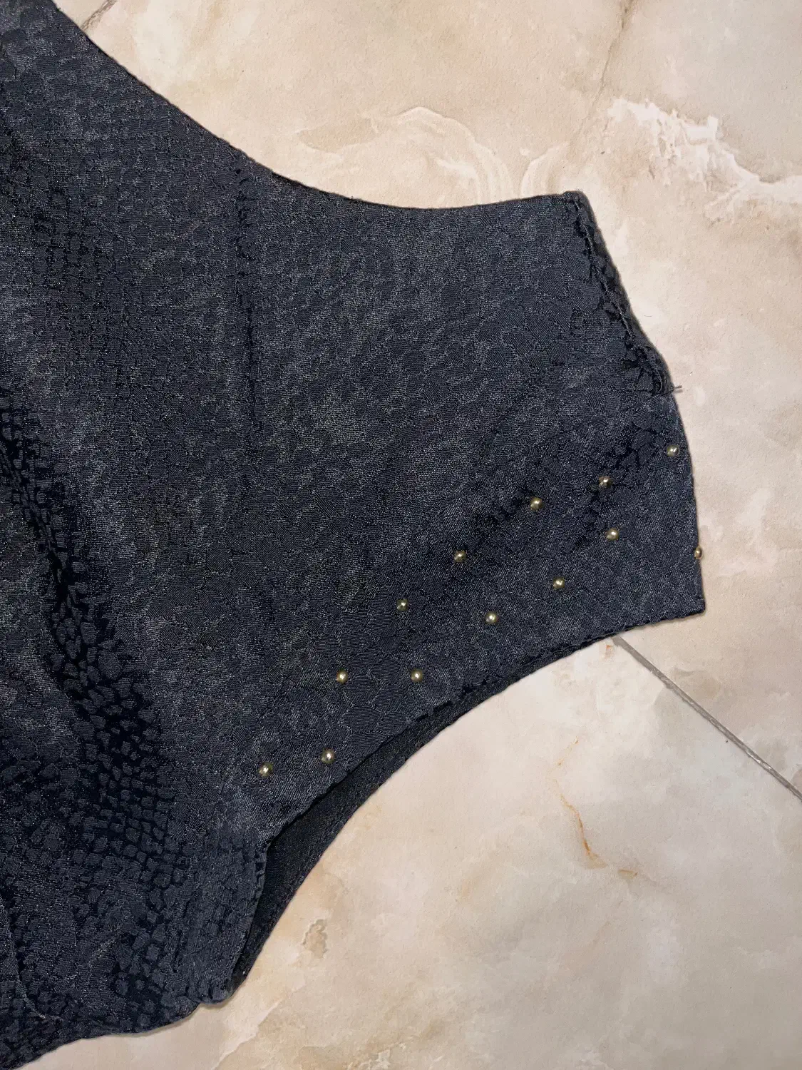 لباس مجلسی|لباس|اصفهان, قلعه طبره|دیوار