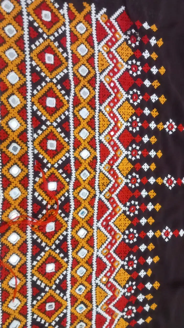 اینه|لباس|ایرانشهر, |دیوار