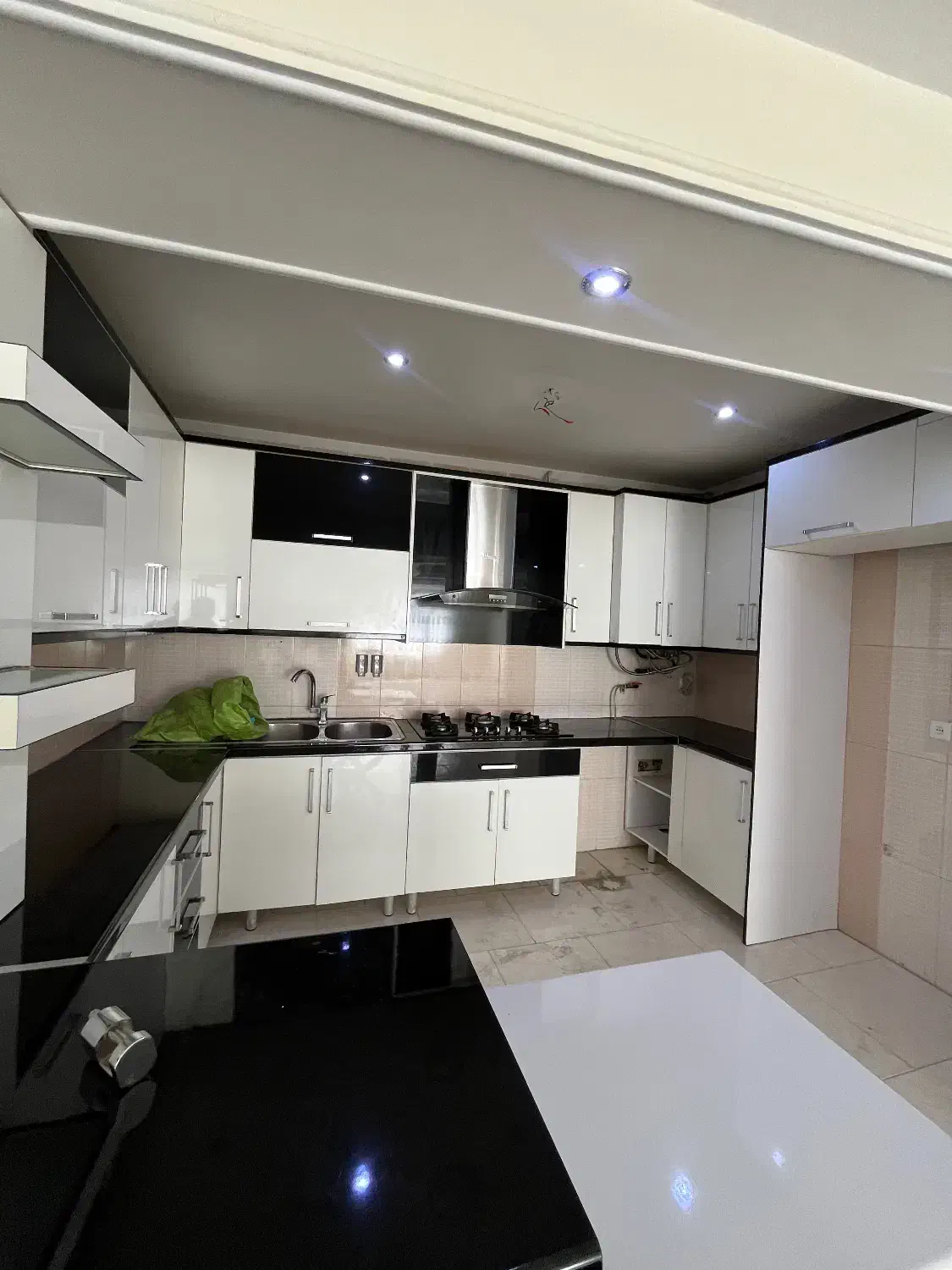 ۱۰۷ متر خیابان مهتاب قولنامه کد رهگیری ۱۲ واحدی|فروش آپارتمان|محمدشهر, همایون ویلا|دیوار