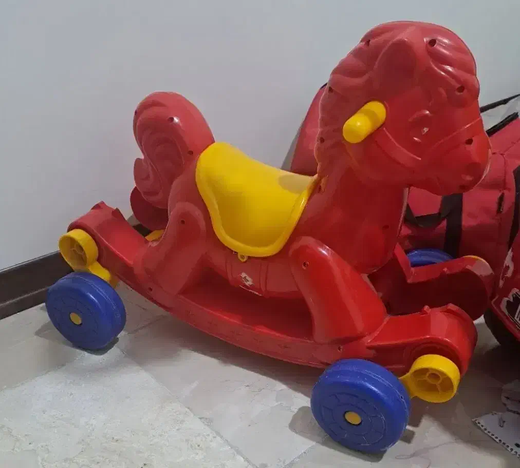 ماشین کودک + راکر اسب|اسباببازی بچه|باغستان, |دیوار