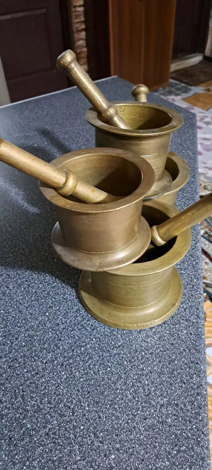 هاونگ های برنجی|کلکسیون اشیاء عتیقه|قدس, شهر‌قدس|دیوار