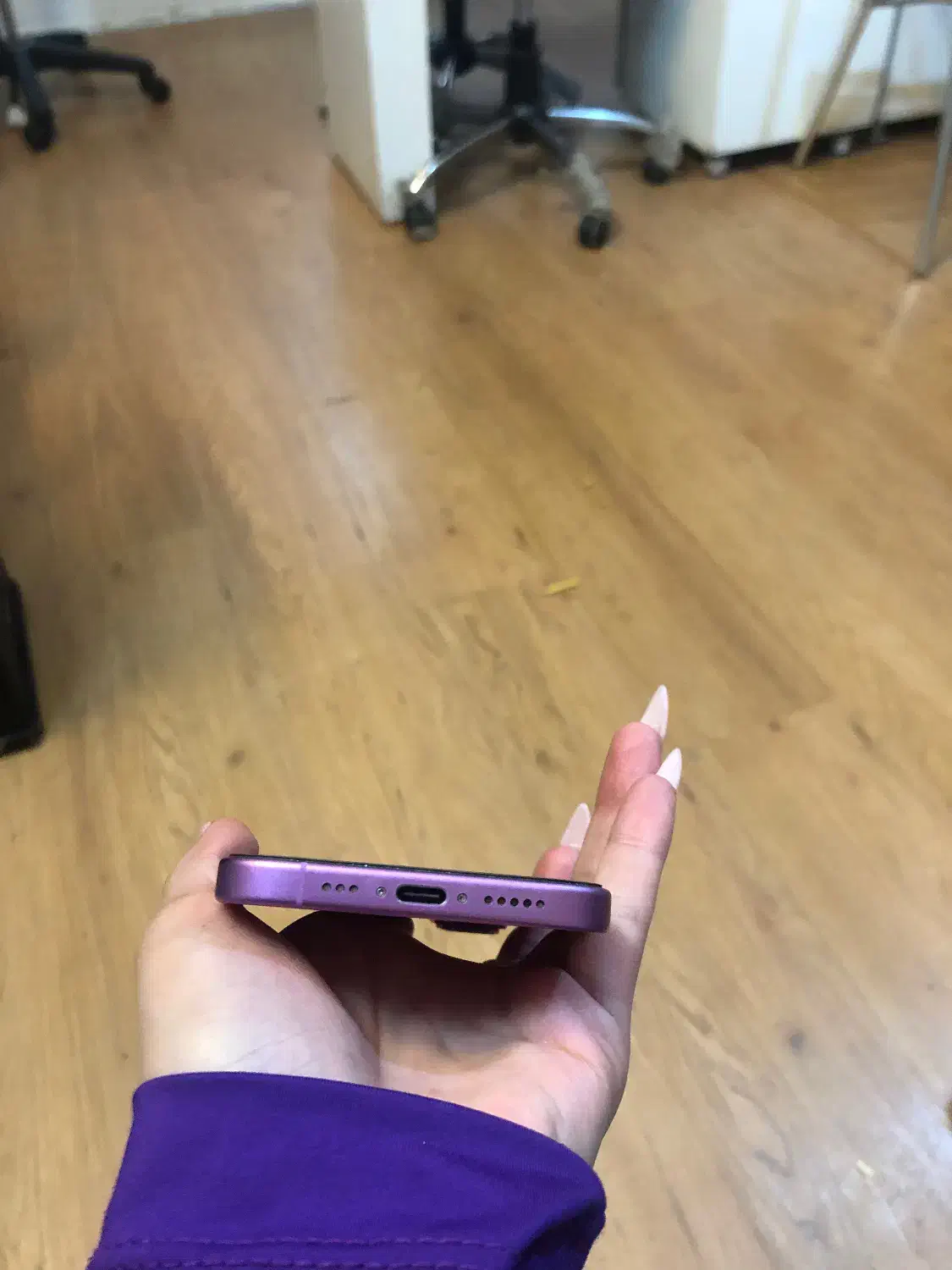 ایفون ۱۶صورتی بسیارتمیز|موبایل|پرند, فاز ۲|دیوار