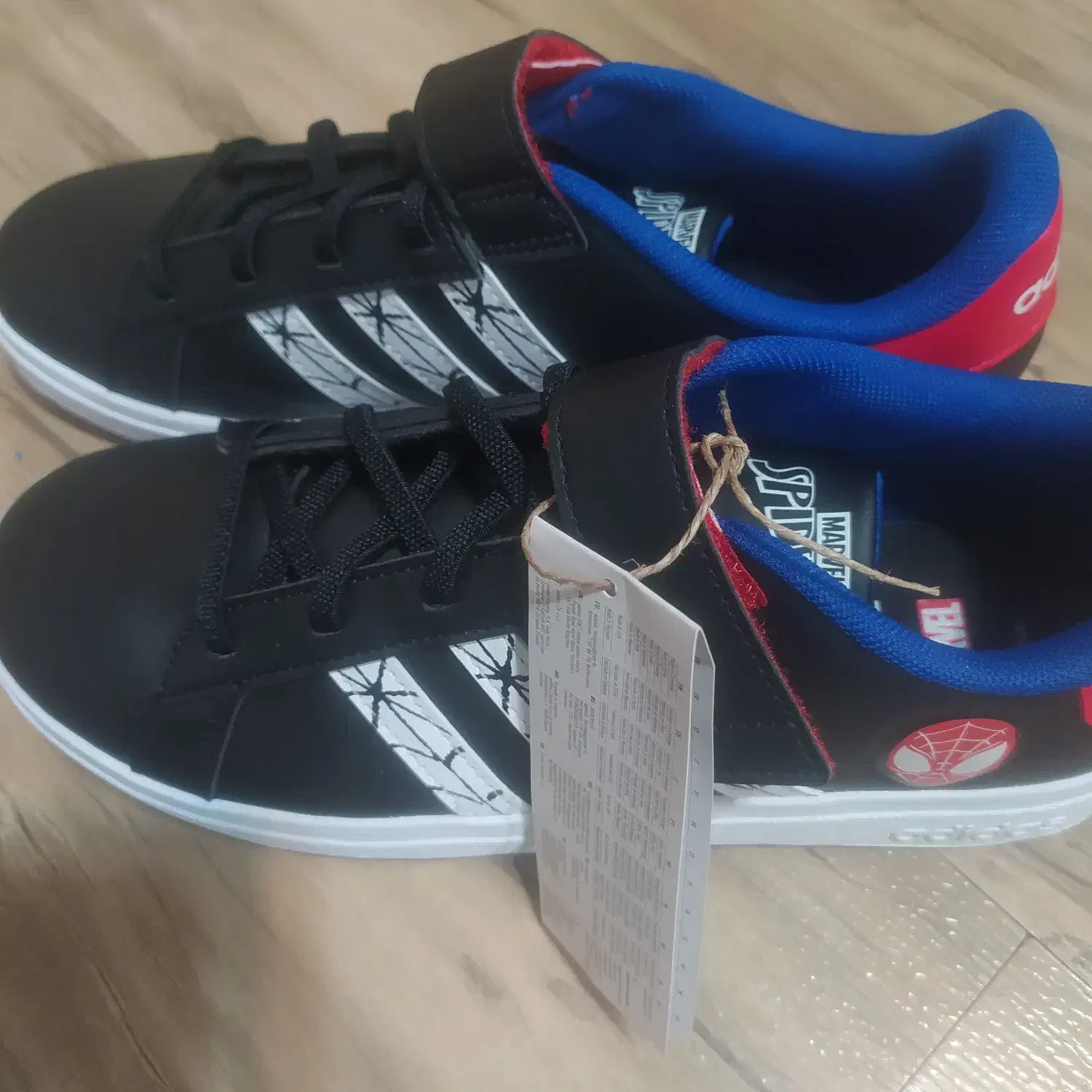 کتونی آدیداس اورجینال|کیف، کفش، کمربند|کرج, کوی کارمندان جنوبی|دیوار