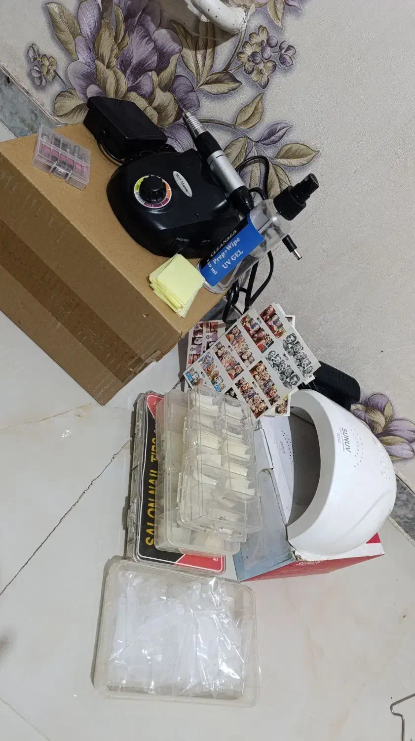 لوازم کاشت ناخون یووی و سوهان برقی|آرایشی، بهداشتی، درمانی|مشکیندشت, |دیوار