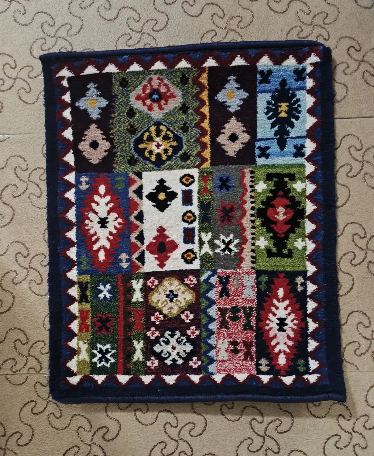 قالیچـه دستبـاف|فرش|قم, پردیسان|دیوار