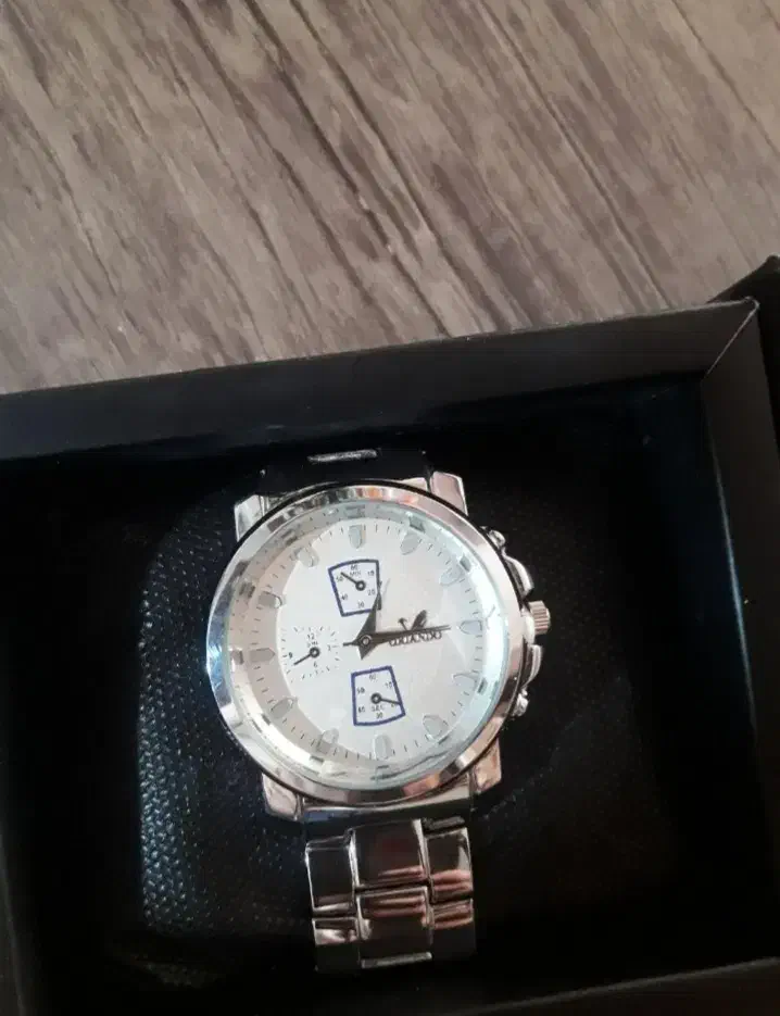 انواع ساعت دست دوم و نو بصورت یکجا|ساعت|شاهین‌شهر, مخابرات (شهید بهشتی)|دیوار