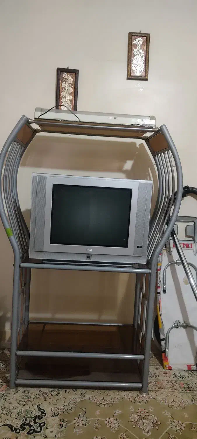 تلویزیون با میز|تلویزیون و پروژکتور|ایذه, |دیوار