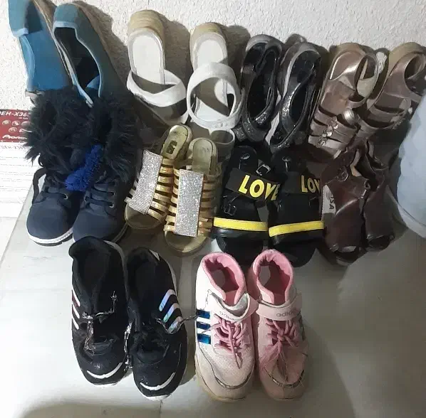 ۱۰جفت کفش دخترانه درحدنو مناسب ۸تا ۱۲سال|کفش و لباس بچه|سنندج, |دیوار