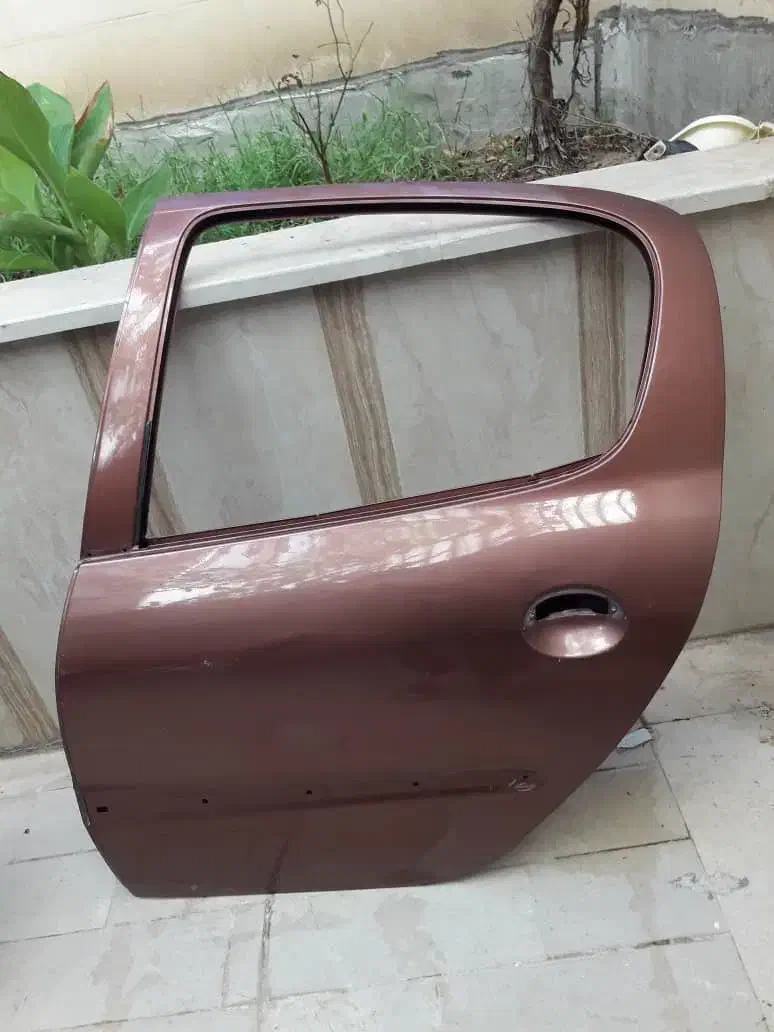 درب و گلگیر 206|قطعات یدکی و لوازم جانبی|بروجرد, |دیوار