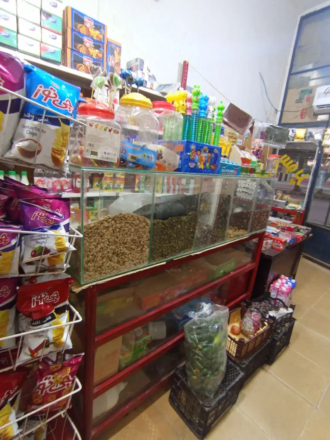 واگذاری مغازه باتمام اجناس|اجارهٔ مغازه و غرفه|ایرانشهر, |دیوار