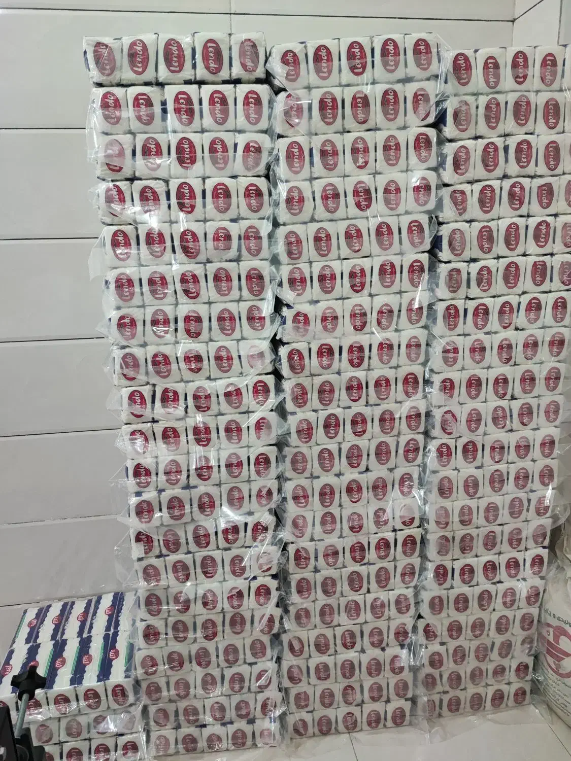 تولیدوفروش دستمال کاغذی به قیمت کارخانه|آرایشی، بهداشتی، درمانی|سنندج, |دیوار